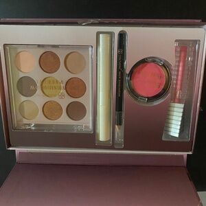 Daisy Fuentes total face collection